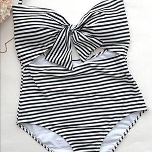 //NEW// Cupshe one piece